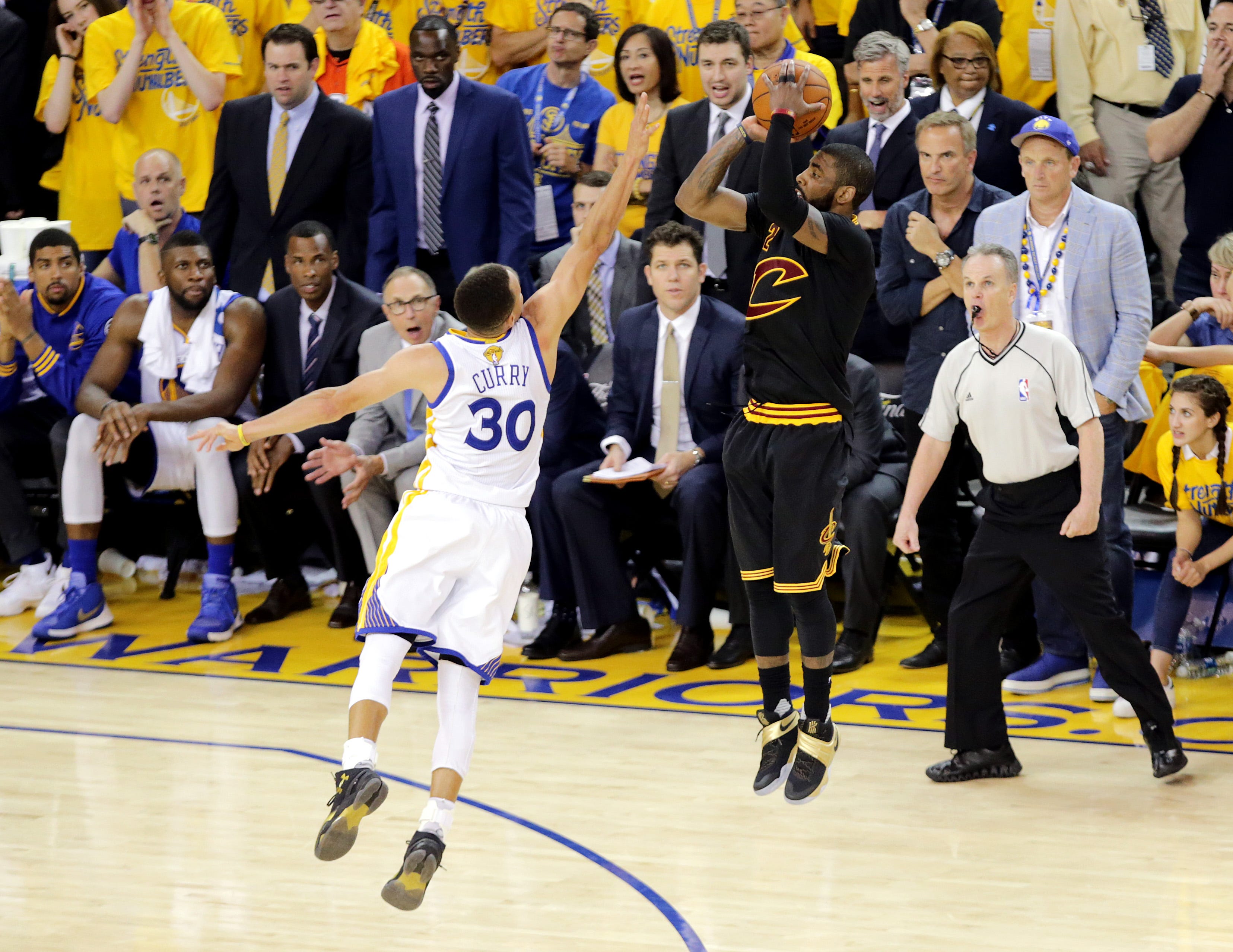 Kyrie over curry